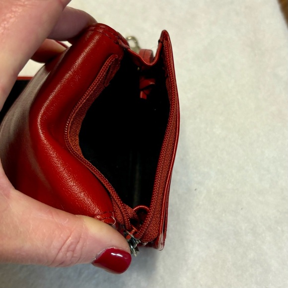 Fossil Vintage Red Leather Trifold ID Wallet - Picture 14 of 16